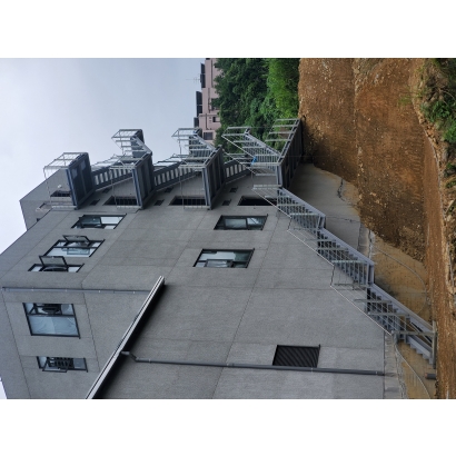 逃生梯完工圖-1.jpg 逃生梯完工圖-1.jpg
